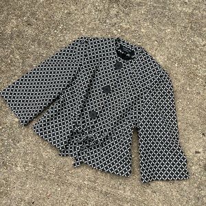 Larry Levine Textured Bell Sleeve Blazer Jacket